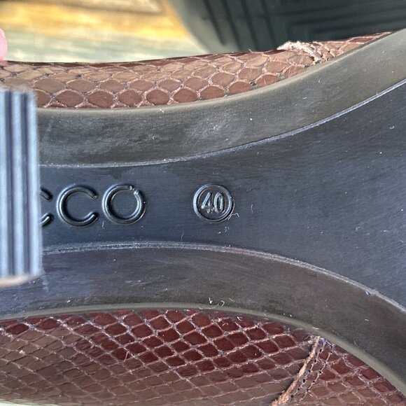 Ecco Chelsea Booties Womens Sz 9-9.5 Brown Leather Snake Print Slip On Dress - Picture 13 of 13